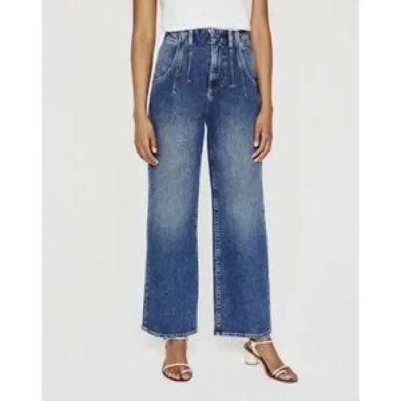 Ag Adriano Goldschmied Denim - AG -✨FINAL PRICE-NWT- darted. “Aven” high-rise, relaxed, straight jeans. Contour